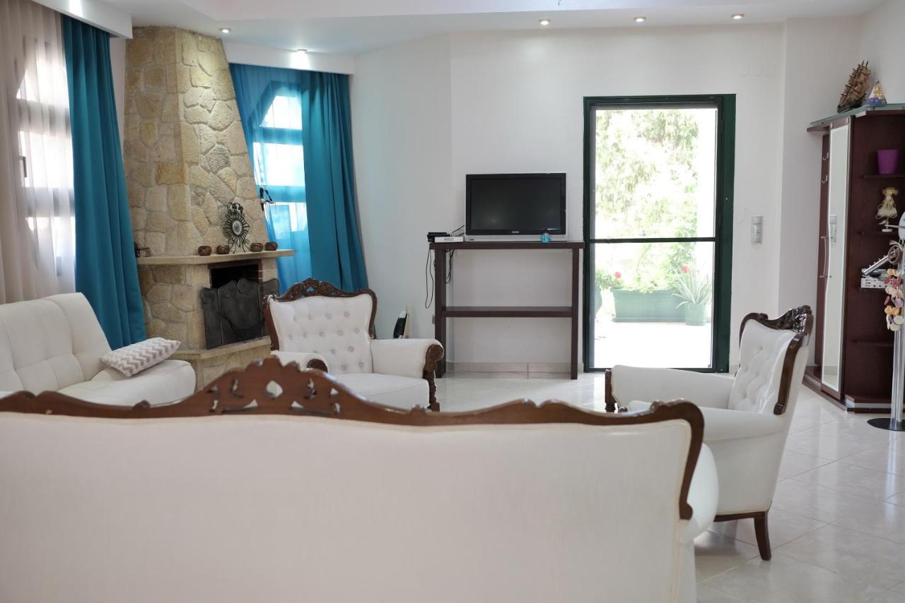 Irenes Apartment Kallithea  Экстерьер фото